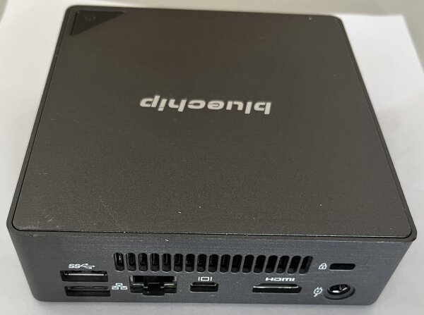 BlueChip Mini NUK PC Intel i3-6100U 8GB RAM 128GB SSD Windows 11